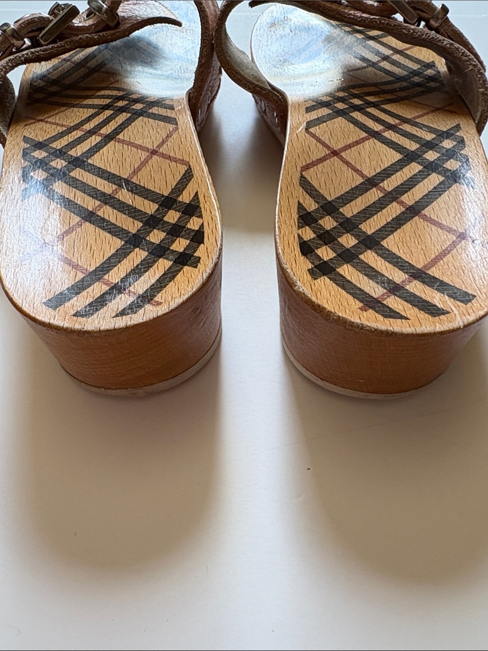 Burberry  Wooden and leather clogs. - Picture 7 of 10